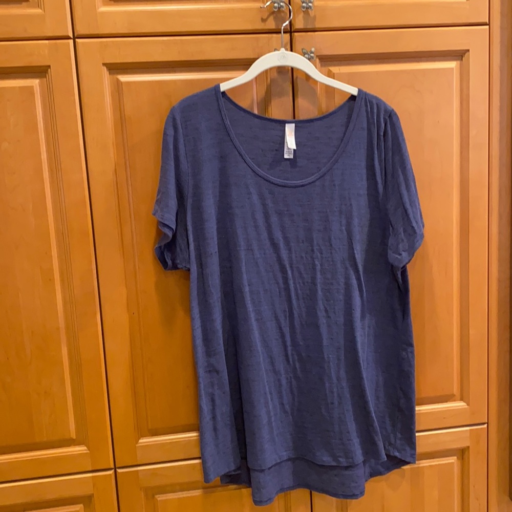 2XL LuLaRoe Classic T